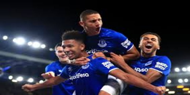 地缘政治风暴下的埃弗顿抉择 -  星空体育