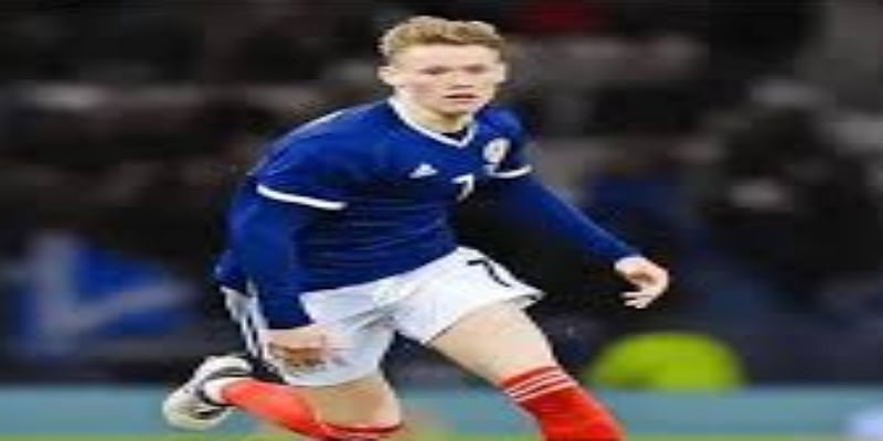 战术纵深：防守反击与定位球的完美结合-星空体育