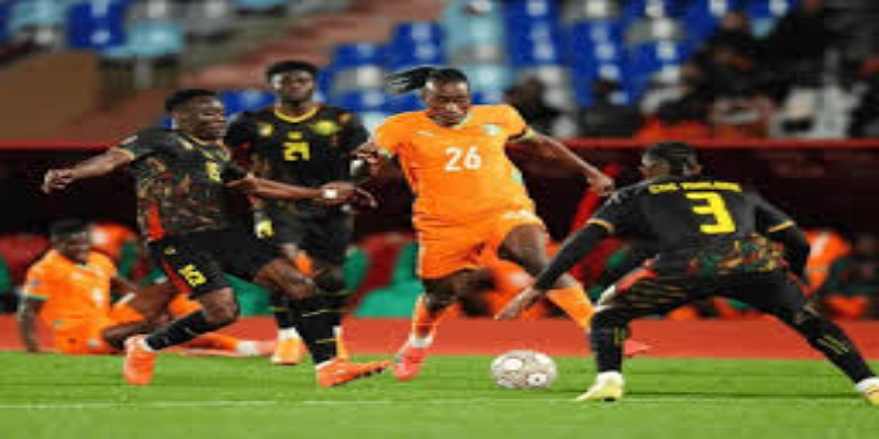 曼联与PSG的不同战略选择- 星空体育