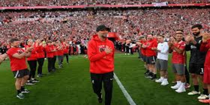 星空体育视角：红军中场大换血的背景与核心问题-星空体育