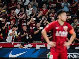 热刺中场麦迪逊逃过红牌？VAR误判引热议，星空体育深度回顾- 星空体育